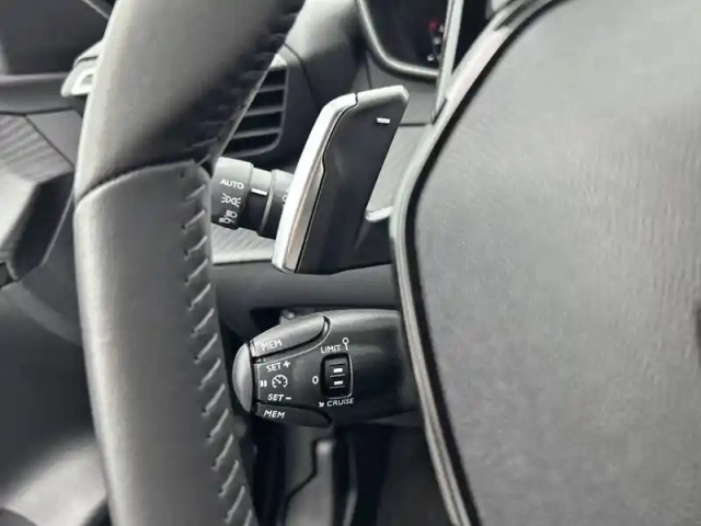 Peugeot 208 hybrid 110 ch e-dcs6 — photo 20