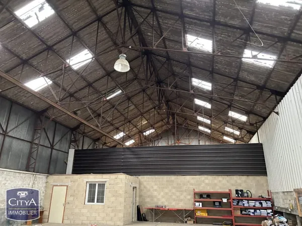 Local d’activité et entrepôt Vente Sedan 570m² 294000€