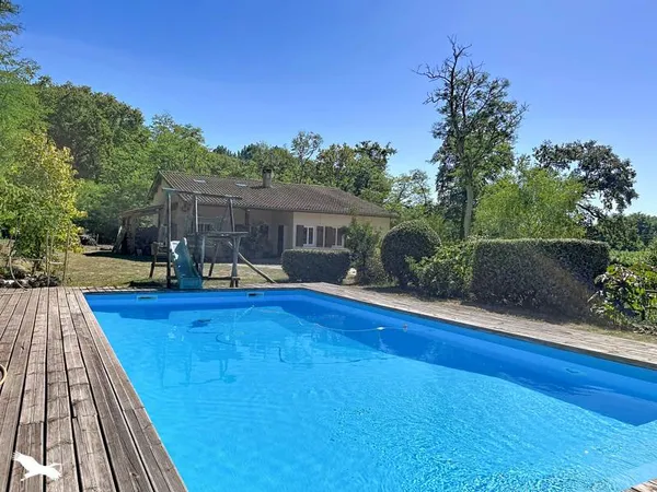 Maison 7 pièces 202 m²