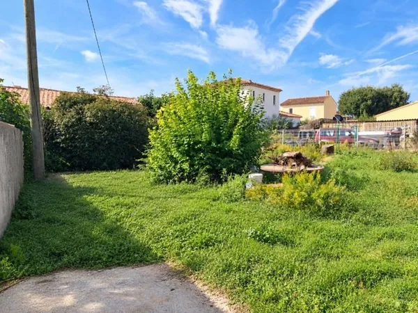 Terrain 390 m²