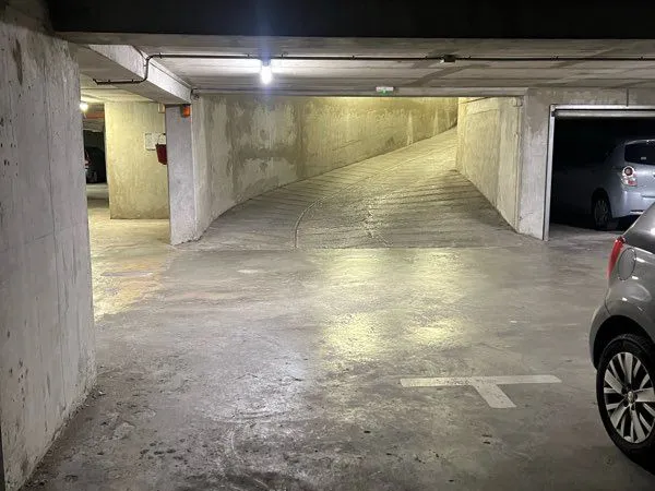 Loue parking dans résidence sécurisée