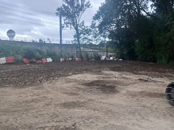 Terrain stabilisé de 1 500 m2 Idéal Stockage / Dépôt – Proche RN10