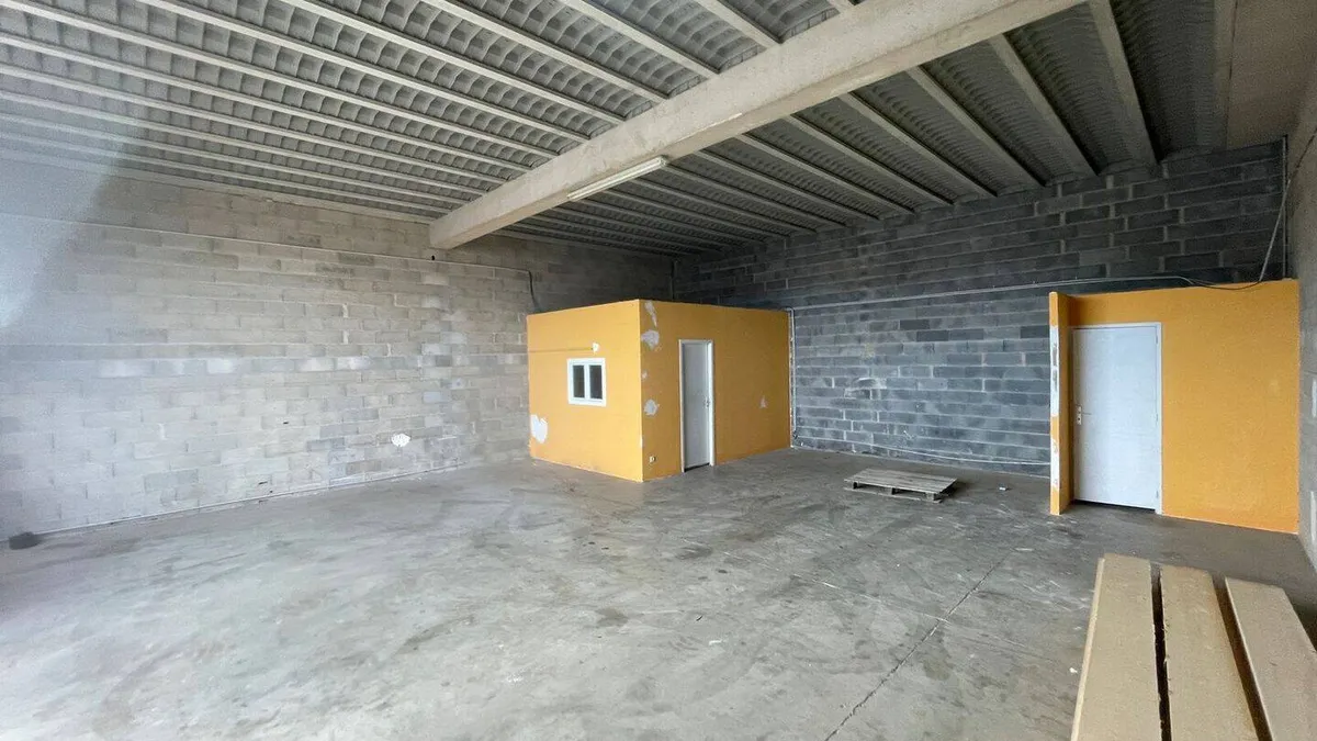 Photo 1