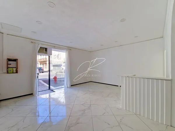 Local commercial 74 m²