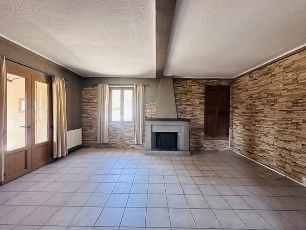 Appartement 106 m2 rez-de-jardin avec 3 chambres et parking