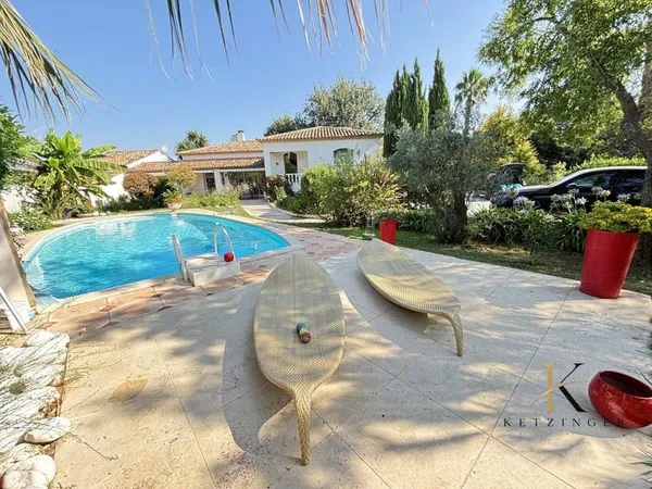 Villa 6 pièces 180 m²