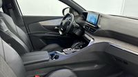 Peugeot 3008 HYBRID 225ch GT Pack e-EAT8 — photo 15
