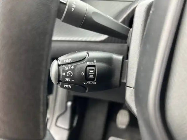 Peugeot 208 puretech 75 s&amp;s bvm5 — photo 21