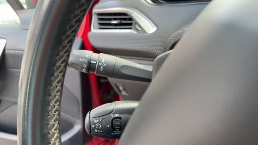 Peugeot 2008 1.2 PureTech 110 - Allure – 2018 – 106566 km – Essence – Boîte Manuelle — photo 10