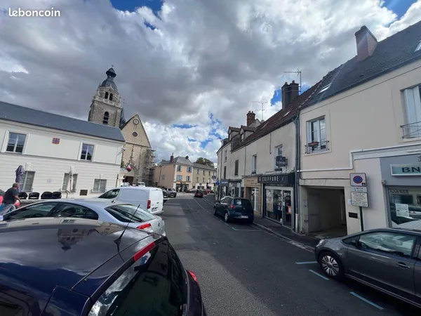 À louer maison de ville en plein coeur de ville à Limours
