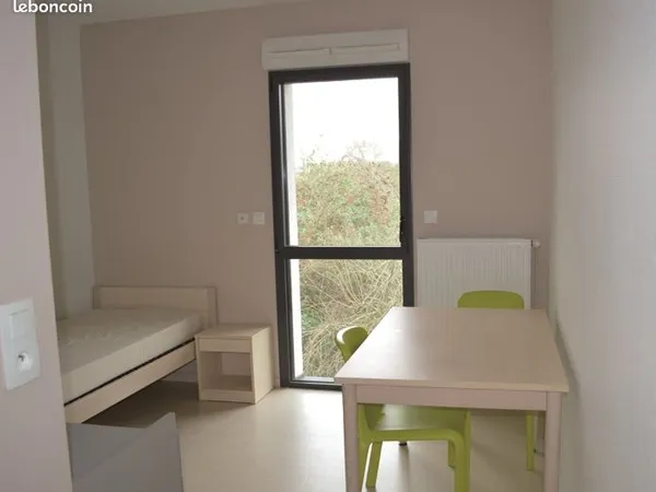Studio meublé et équipé
