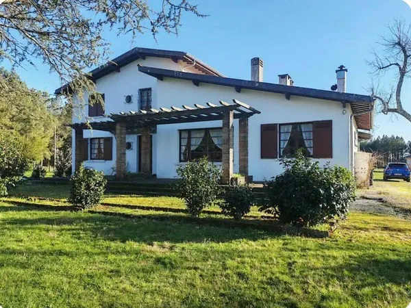 Maison 8 pièces 220 m²