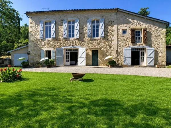 Maison en pierre 7 pièces