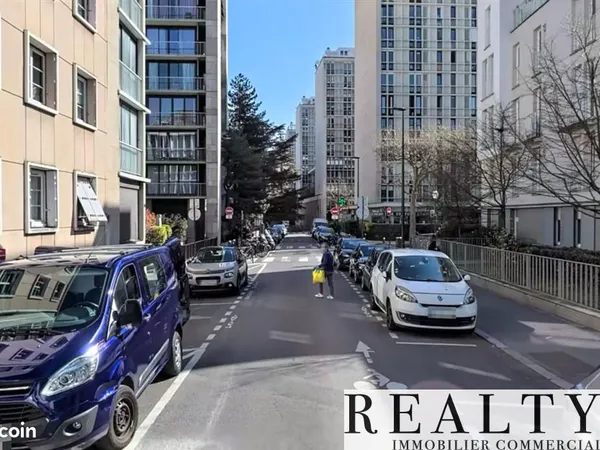 Local commercial 1 270 m²
