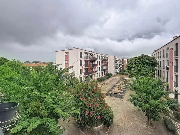 EXCLUSIVITÉ DV IMMO Appartement 81 m2 avec balcon, cave et