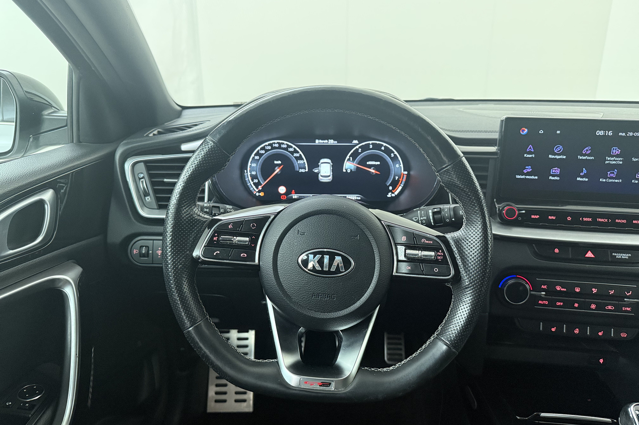 Kia ProCeed — photo 10