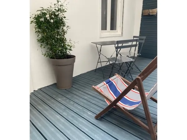 NICE LE PORT 16 RUE AUGUSTE GAL STUDIO ENTIEREMENT MEUBLE