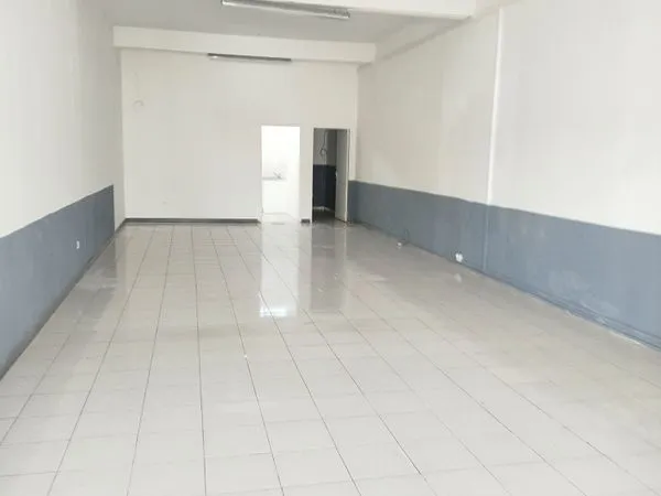Local commercial 75m2
