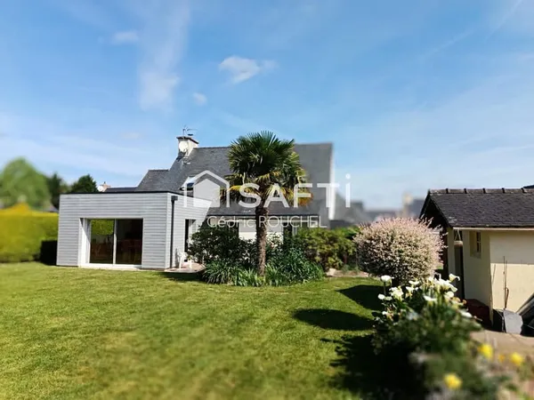 Maison de qualité dans une impasse avec grand garage et terrain