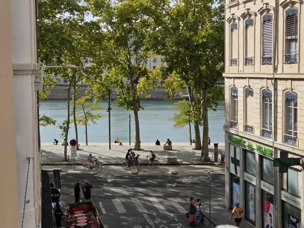 Vente T2 de 58 m² rénové par architecte - Balcon, ascenseur, cave - LYON 3 ème-Préfecture/Liberté Pr