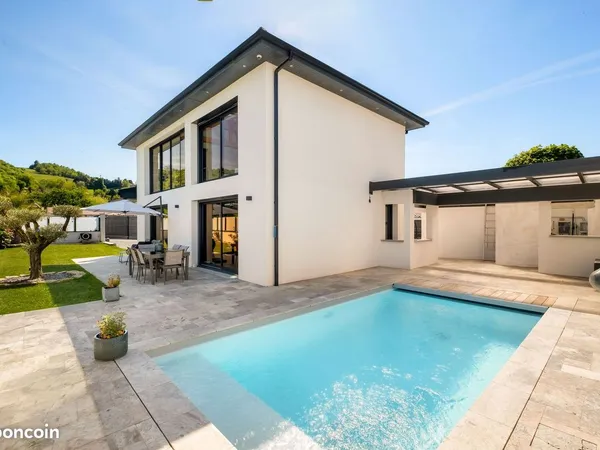 Maison 5 pièces 244 m²