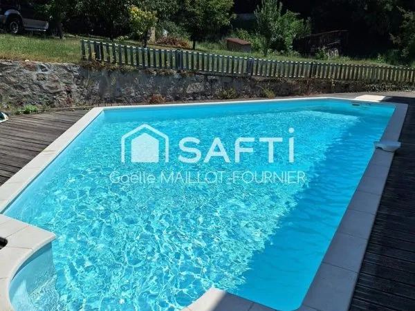 Belle maison de maître avec piscine et garage