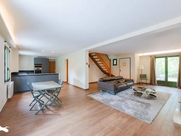 Maison 6 pièces 143 m²