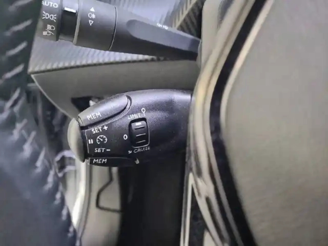Peugeot 208 puretech 75 s&amp;s bvm5 — photo 22