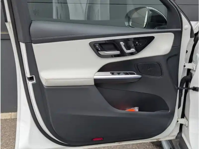 Mercedes Glc 300 e  hybrid eq 4matic — photo 16
