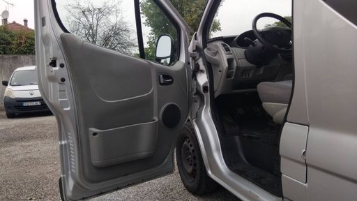 Renault Trafic Passenger L2 H1 2.0 dCI 115 - Expression – 2013 – 102821 km – Diesel – Boîte Manuelle — photo 40