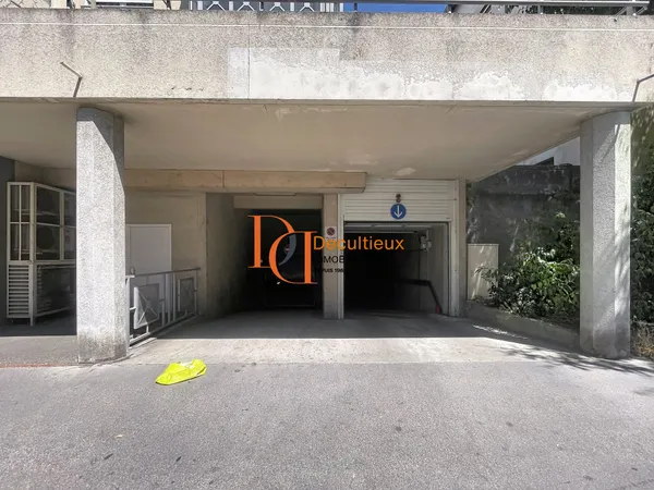 Stationnement Location Villeurbanne   93€