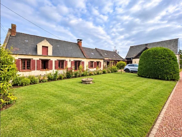 Maison de 136M2 avec dépendances, pâture et 8000M2 de terrainà Versigny