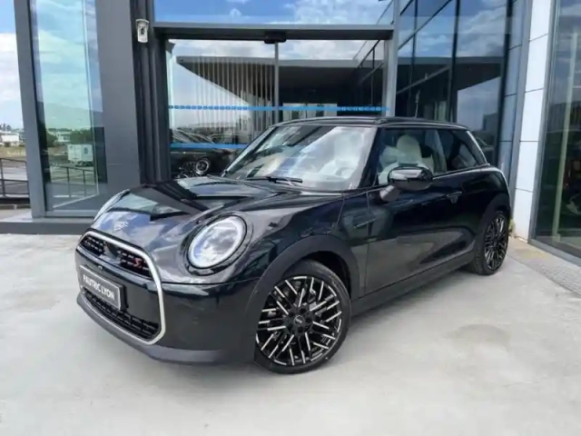 Mini Cooper 3 portes s 204ch favoured dkg7 — photo 1