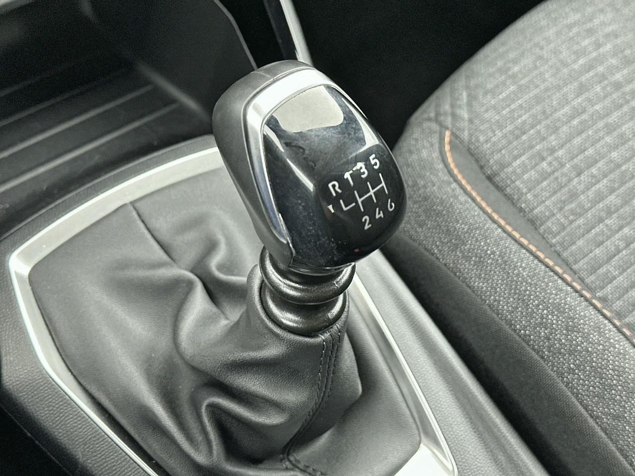 Peugeot 2008 100 s&s bvm6 style — photo 28