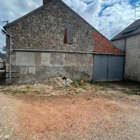 Local Divers 90 m² OUTARVILLE