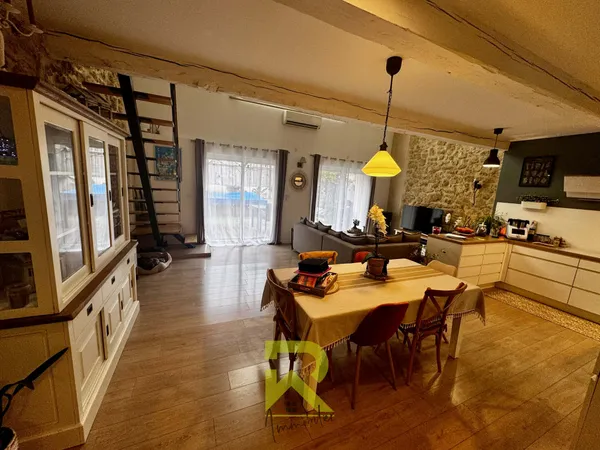 SUPERBE MAISON ENTIEREMENT RENOVEE R+2, GARAGE ET TERRASSE