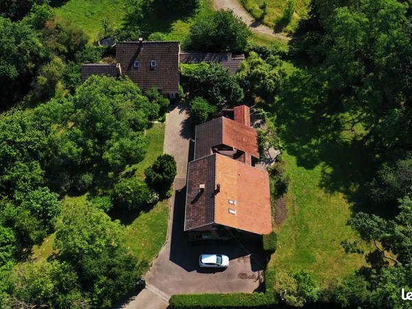 Maison 8 pièces 203 m²