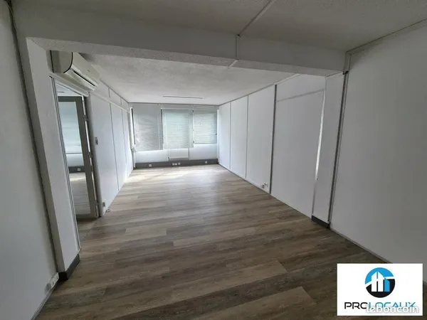 Bureaux 65 m² SAINT EGREVE