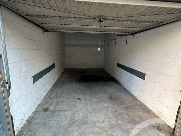 Parking 17 m²