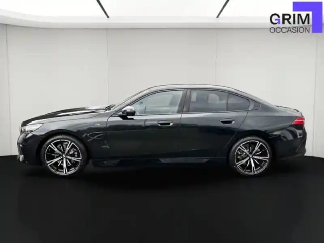 Bmw Serie 5 série 5 530e 299ch m sport — photo 3