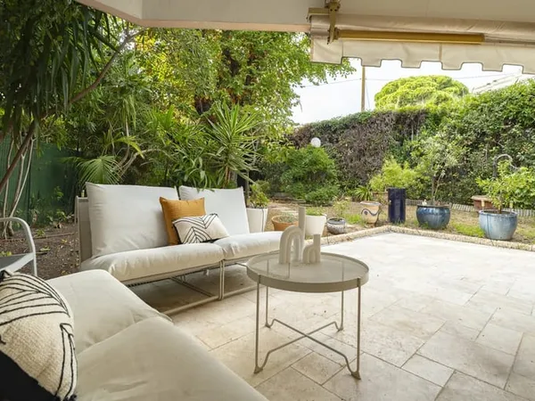 Appartement Avec Grande Terrasse Et Jardin À Cannes