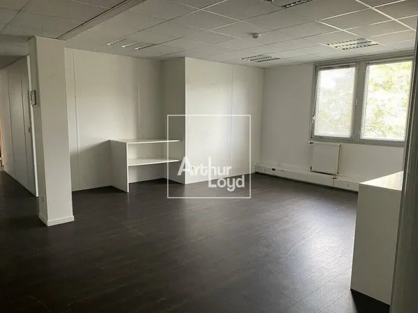 Bureau 1110 m²