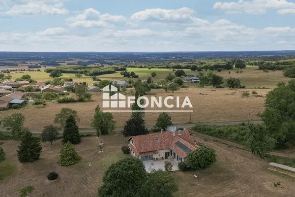 Maison 7 pièces 257 m²