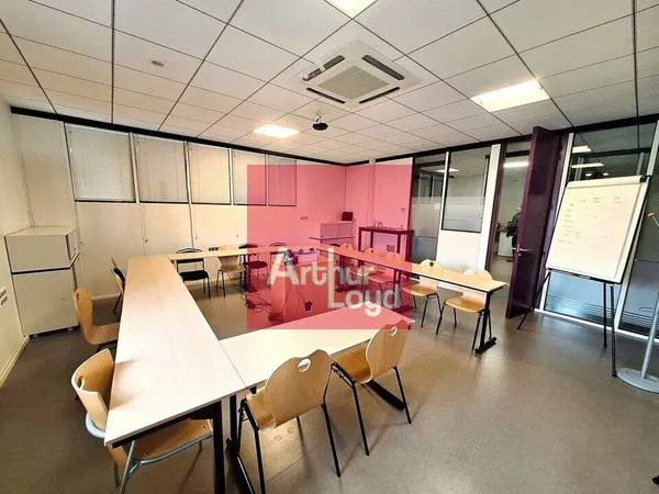 Bureau 250 m²