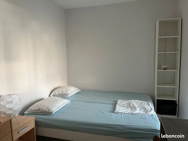 Chambre dans BEAU T3 NEUF jardin clôturé