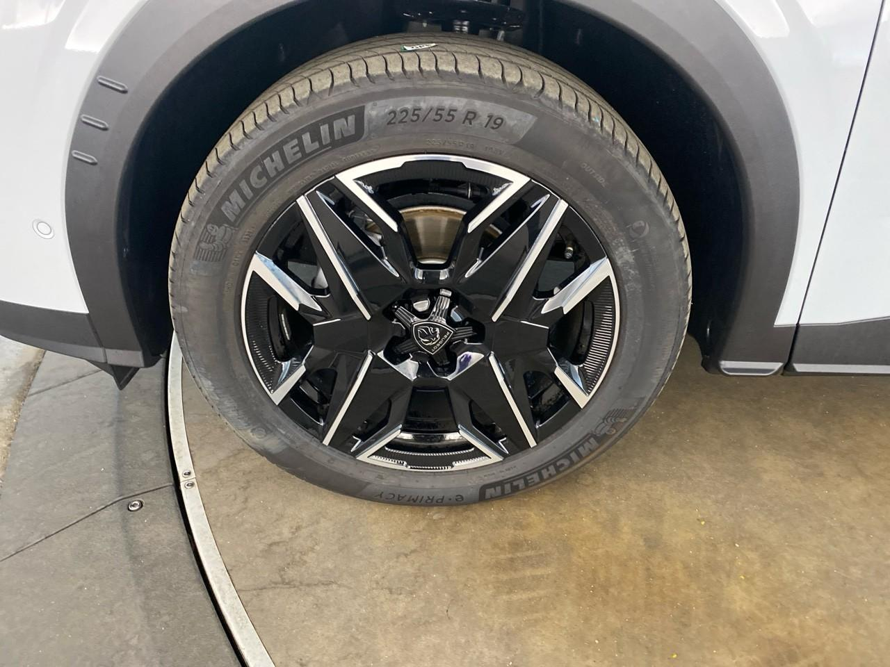 Peugeot 5008 hybrid 145 ch e-dcs6 allure — photo 11