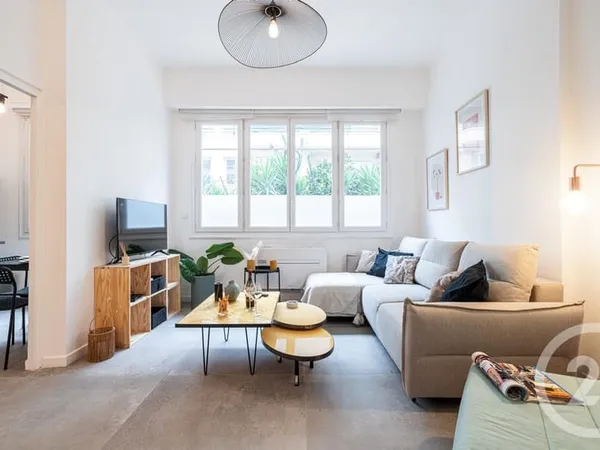 Appartement 1 pièce 57 m²