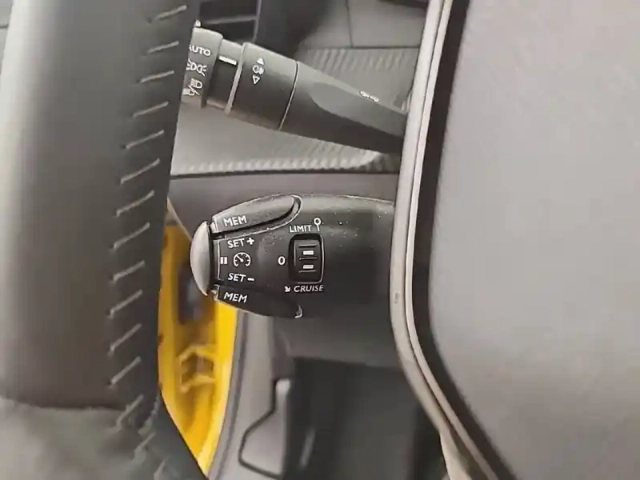 Peugeot 208 puretech 75 s&amp;s bvm5 — photo 25