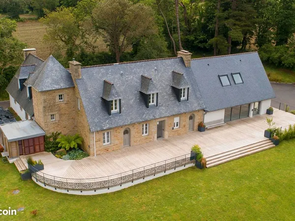 Propriété 8 pièces 351 m²