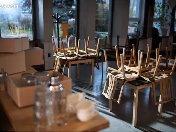 Fond de commerce restaurant 100M2 + appartement 90m2